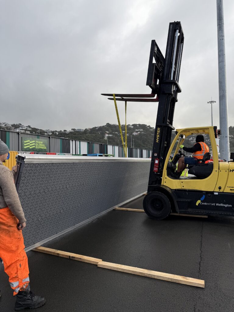 Pier B replacement: Pontoon unloading, 29 May 2025